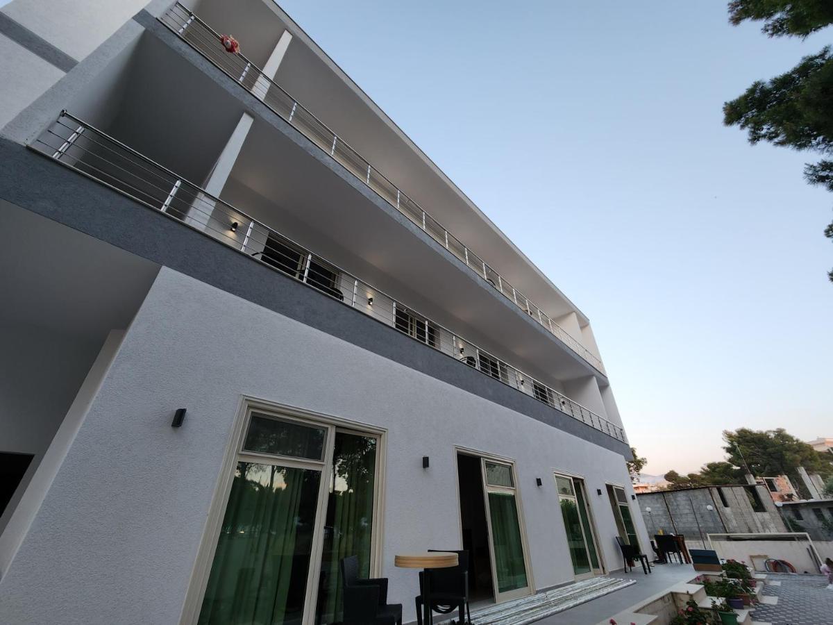 Sea Front Villa فلورا المظهر الخارجي الصورة