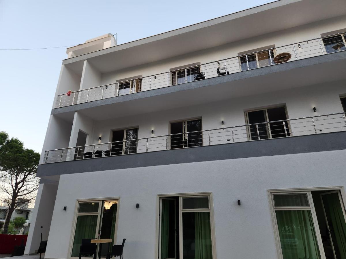 Sea Front Villa فلورا المظهر الخارجي الصورة