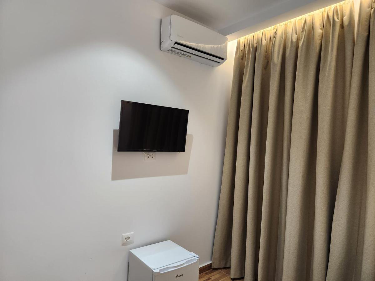 Sea Front Villa فلورا المظهر الخارجي الصورة