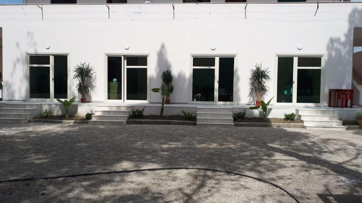 Sea Front Villa فلورا المظهر الخارجي الصورة